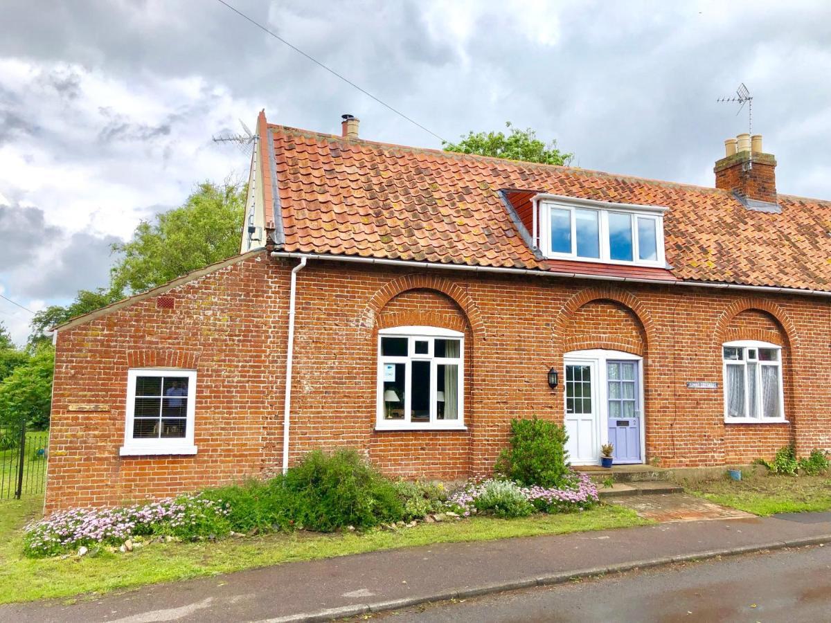 1 Tunns Cottages, Rushmere, Nr בקלס מראה חיצוני תמונה
